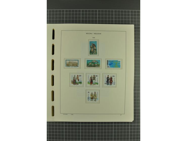 1991/2004, unmounted mint collection with miniature sheets and booklets
