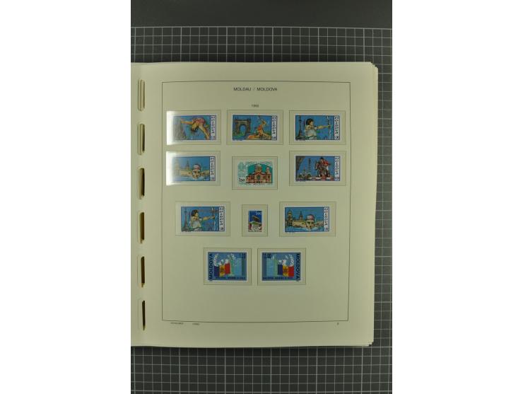 1991/2004, unmounted mint collection with miniature sheets and booklets