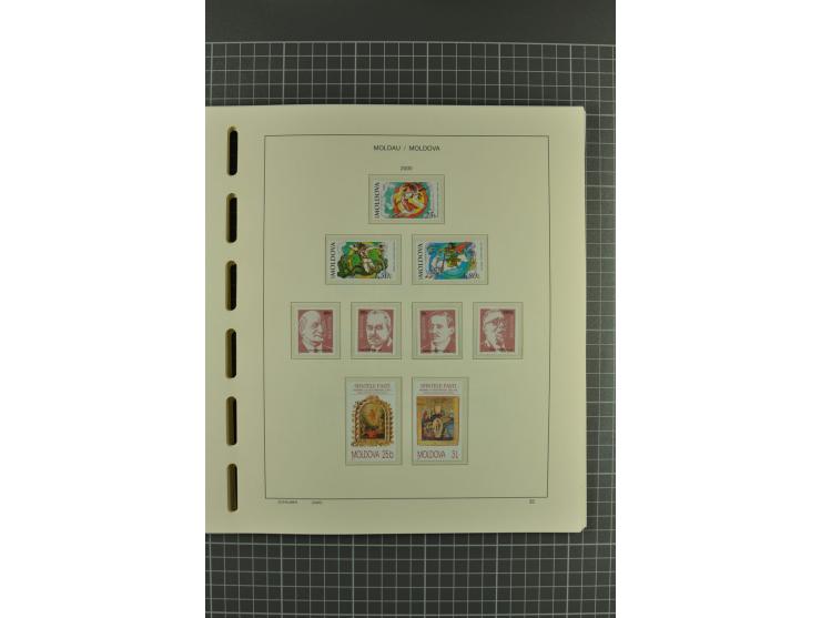 1991/2004, unmounted mint collection with miniature sheets and booklets