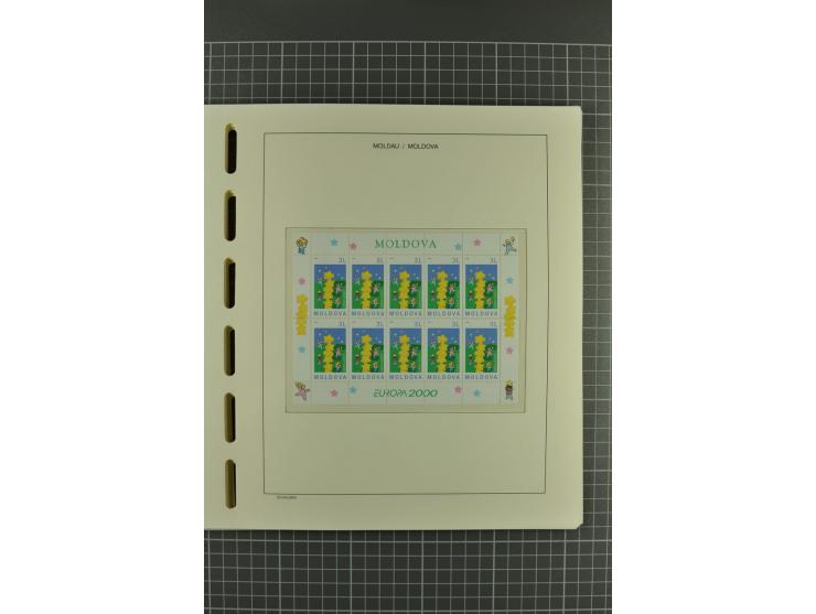 1991/2004, unmounted mint collection with miniature sheets and booklets