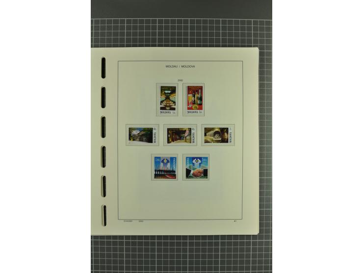 1991/2004, unmounted mint collection with miniature sheets and booklets