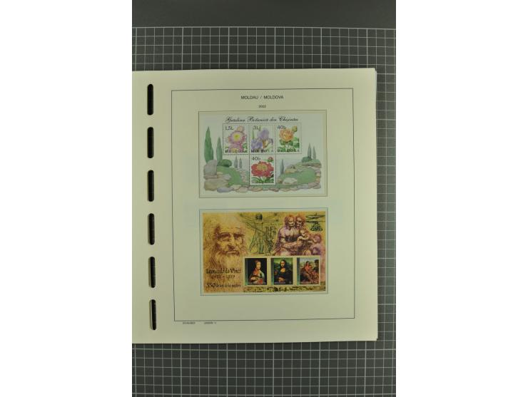 1991/2004, unmounted mint collection with miniature sheets and booklets