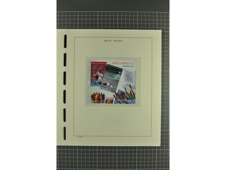 1991/2004, unmounted mint collection with miniature sheets and booklets