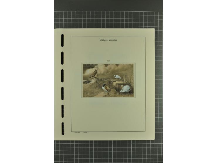 1991/2004, unmounted mint collection with miniature sheets and booklets