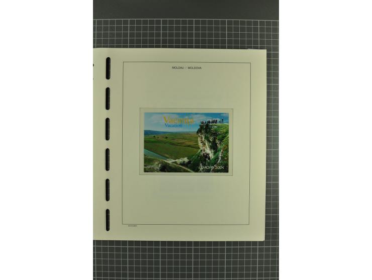 1991/2004, unmounted mint collection with miniature sheets and booklets