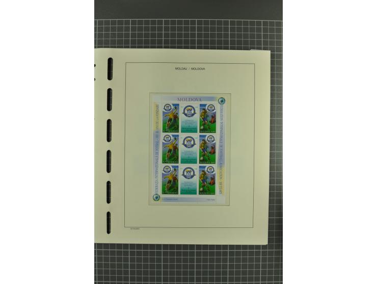 1991/2004, unmounted mint collection with miniature sheets and booklets