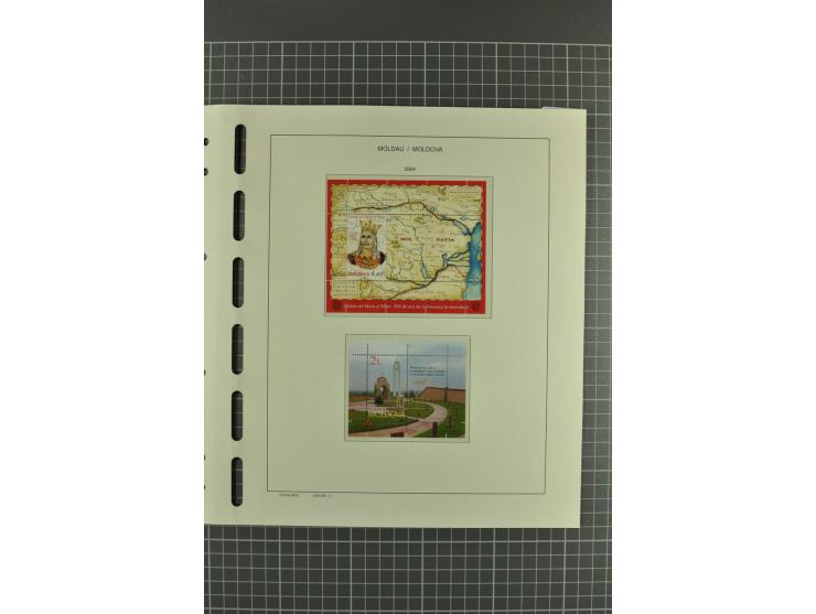 1991/2004, unmounted mint collection with miniature sheets and booklets