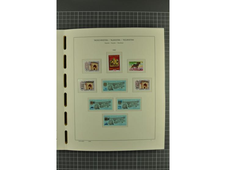 1992/2004, unmounted mint, complete collection with additional proofs, specimen, miniature sheets, imperforated issues and mo