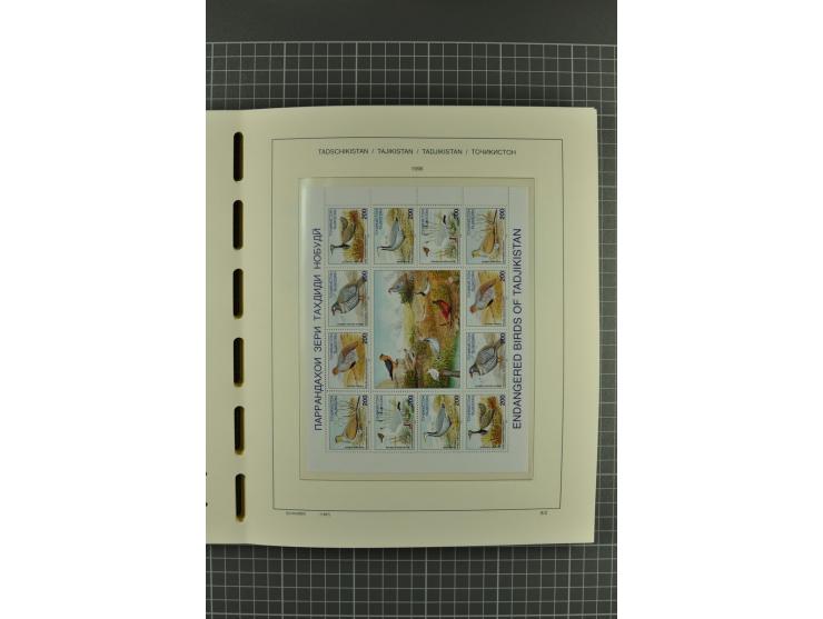 1992/2004, unmounted mint, complete collection with additional proofs, specimen, miniature sheets, imperforated issues and mo