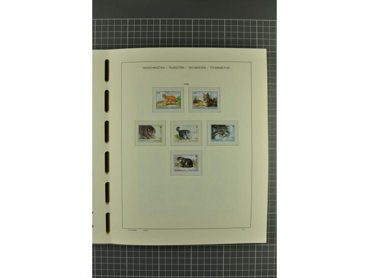1992/2004, unmounted mint, complete collection with additional proofs, specimen, miniature sheets, imperforated issues and mo