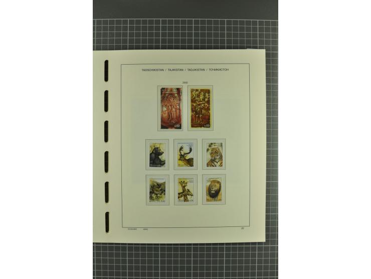 1992/2004, unmounted mint, complete collection with additional proofs, specimen, miniature sheets, imperforated issues and mo