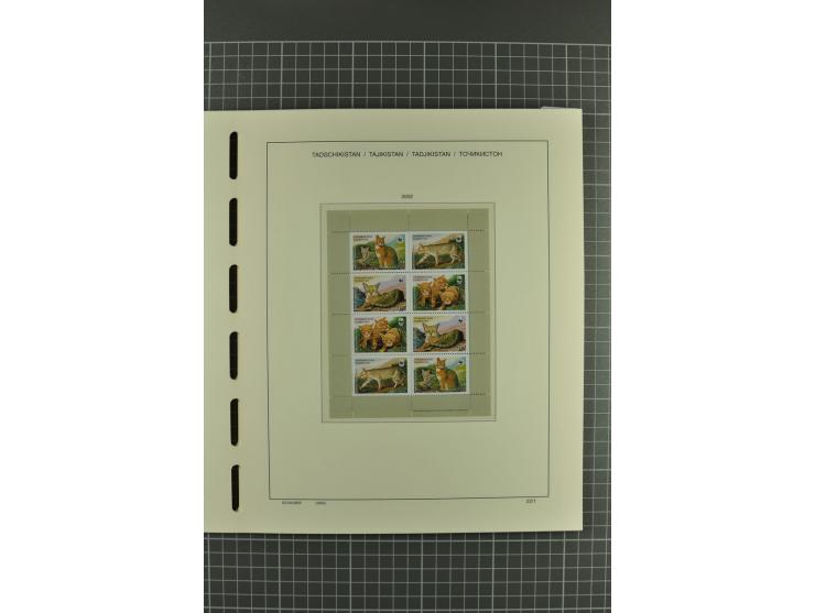 1992/2004, unmounted mint, complete collection with additional proofs, specimen, miniature sheets, imperforated issues and mo