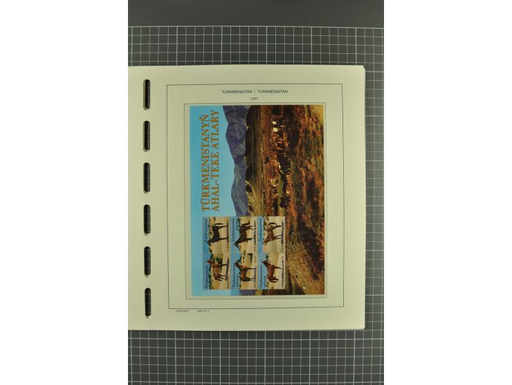1992/2004, unmounted mint collection with miniature sheets, imperforated issues etc.