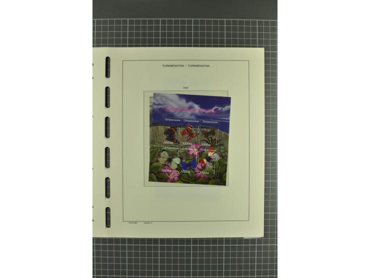 1992/2004, unmounted mint collection with miniature sheets, imperforated issues etc.