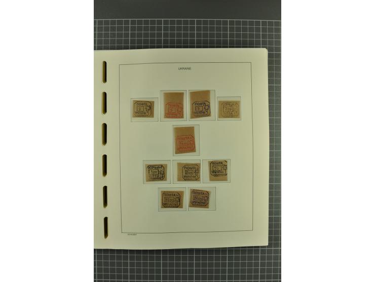 1992/2004, unmounted mint collection with miniature sheets, booklets, imperforated issues, local issues and other varieties