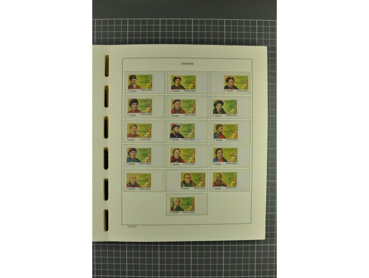 1992/2004, unmounted mint collection with miniature sheets, booklets, imperforated issues, local issues and other varieties