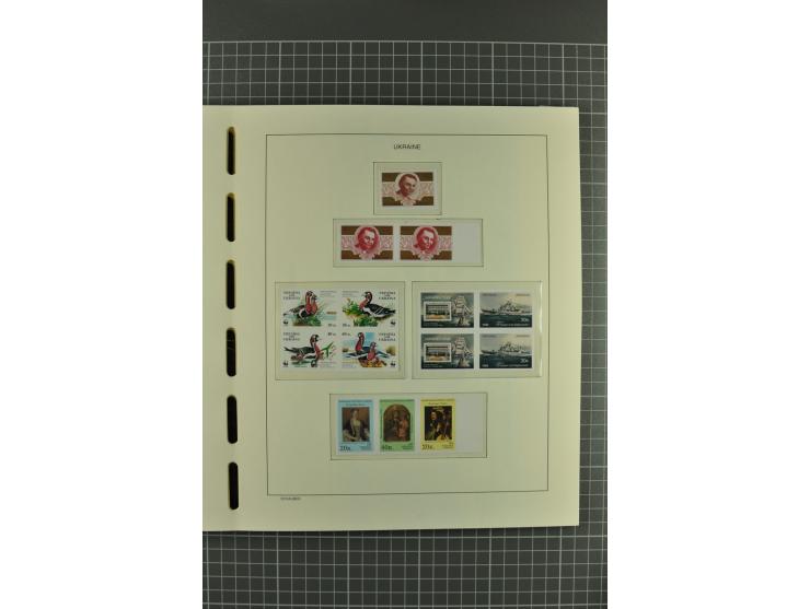 1992/2004, unmounted mint collection with miniature sheets, booklets, imperforated issues, local issues and other varieties