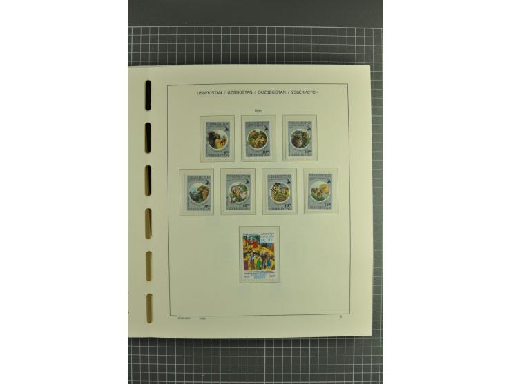 1992/2004, unmounted mint collection with souvenir sheets, strips and tabs etc.