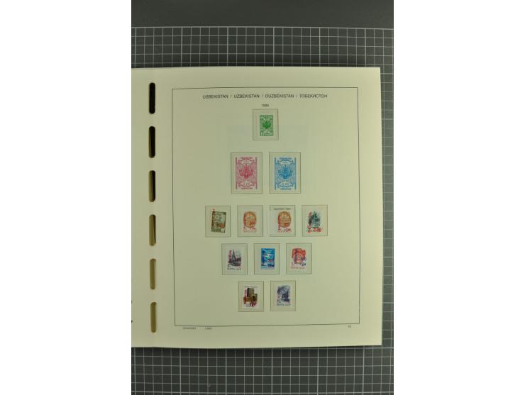 1992/2004, unmounted mint collection with souvenir sheets, strips and tabs etc.