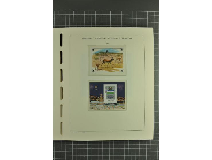 1992/2004, unmounted mint collection with souvenir sheets, strips and tabs etc.