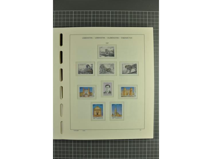 1992/2004, unmounted mint collection with souvenir sheets, strips and tabs etc.