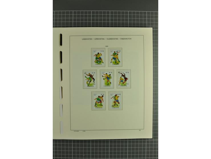 1992/2004, unmounted mint collection with souvenir sheets, strips and tabs etc.