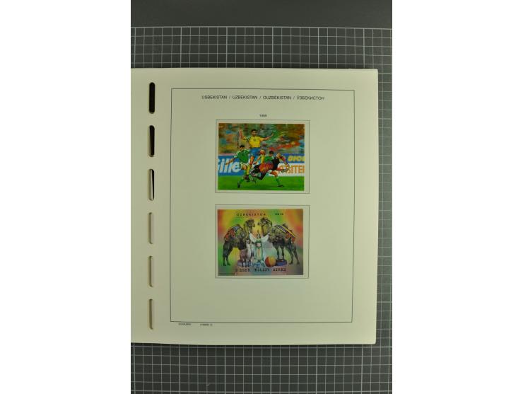 1992/2004, unmounted mint collection with souvenir sheets, strips and tabs etc.