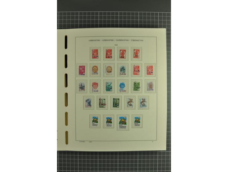 1992/2004, unmounted mint collection with souvenir sheets, strips and tabs etc.