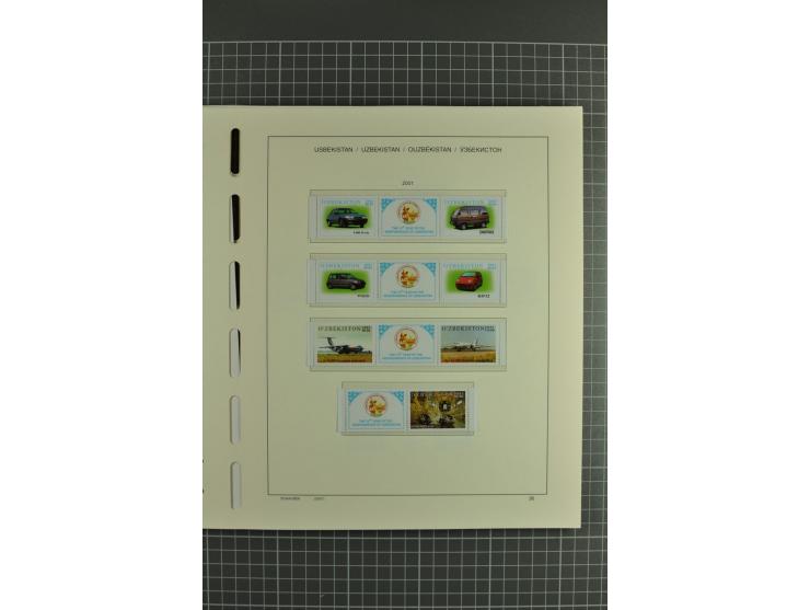 1992/2004, unmounted mint collection with souvenir sheets, strips and tabs etc.