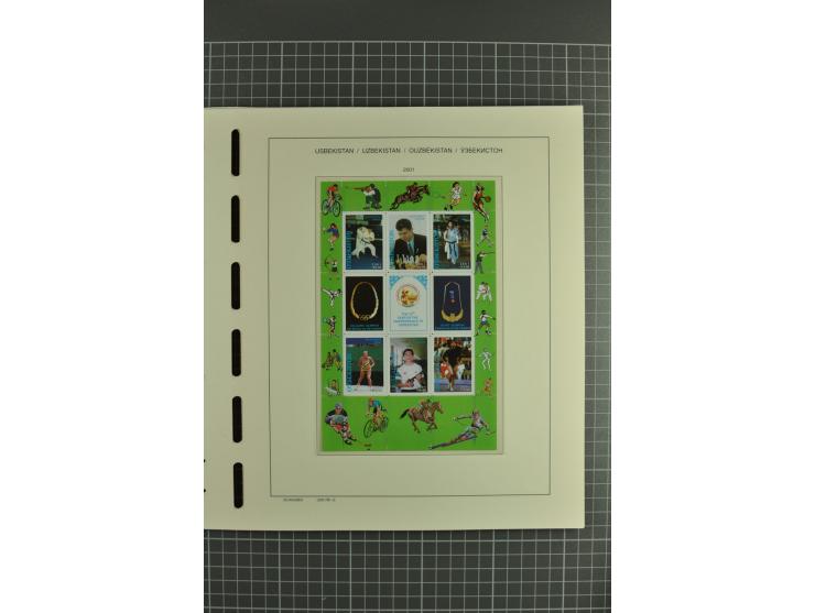 1992/2004, unmounted mint collection with souvenir sheets, strips and tabs etc.