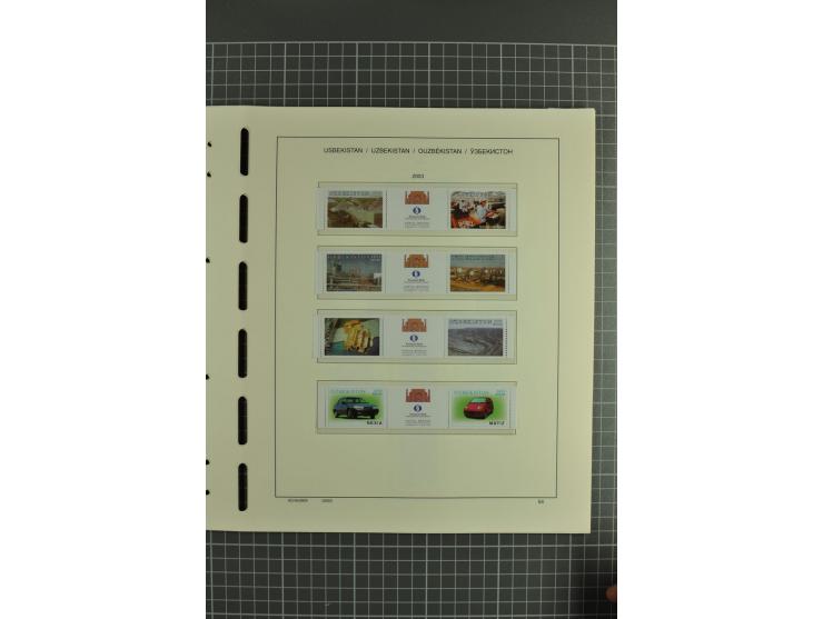 1992/2004, unmounted mint collection with souvenir sheets, strips and tabs etc.
