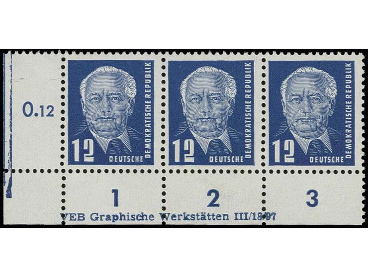 12 Pfg. dunkelblau auf gestrichenem Papier mit Wz. 2X I im waagerechten Dreierstreifen aus der linken unteren Bogenecke mit D
