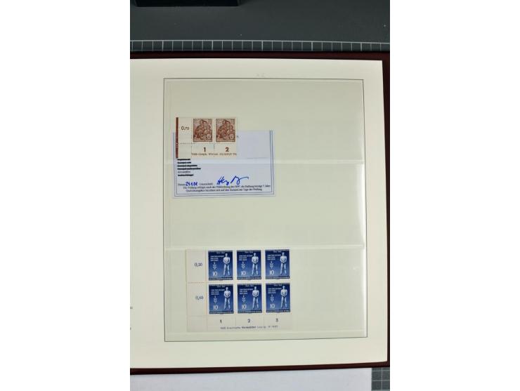 1949/90, in den Hauptnummern nahezu komplette postfrische Sammlung der Druckvermerke und Druckereizeichen, meist in Vierer- o