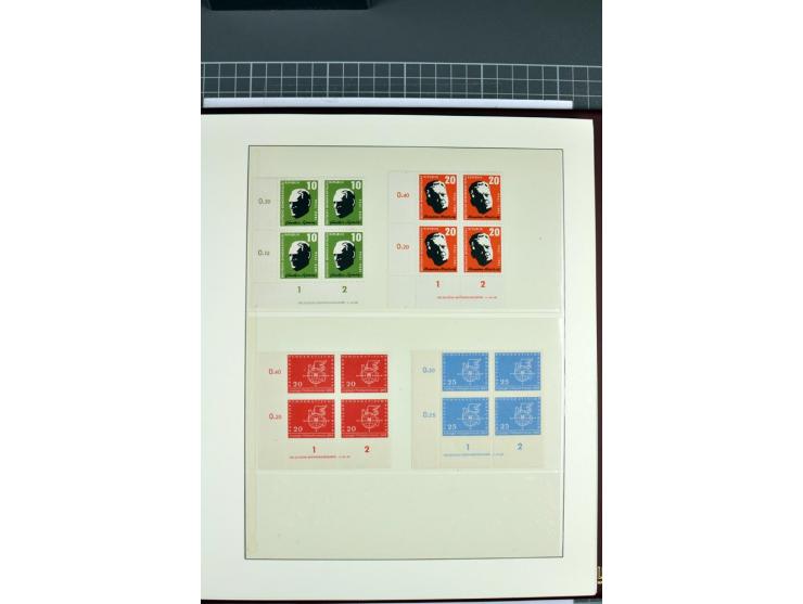 1949/90, in den Hauptnummern nahezu komplette postfrische Sammlung der Druckvermerke und Druckereizeichen, meist in Vierer- o