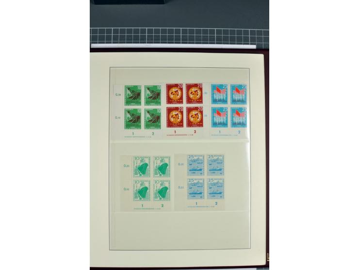 1949/90, in den Hauptnummern nahezu komplette postfrische Sammlung der Druckvermerke und Druckereizeichen, meist in Vierer- o