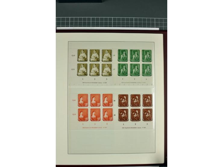 1949/90, in den Hauptnummern nahezu komplette postfrische Sammlung der Druckvermerke und Druckereizeichen, meist in Vierer- o