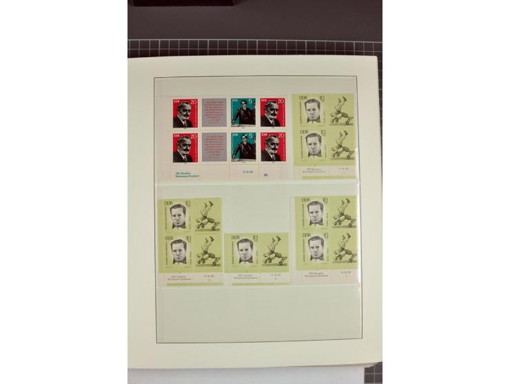 1949/90, in den Hauptnummern nahezu komplette postfrische Sammlung der Druckvermerke und Druckereizeichen, meist in Vierer- o