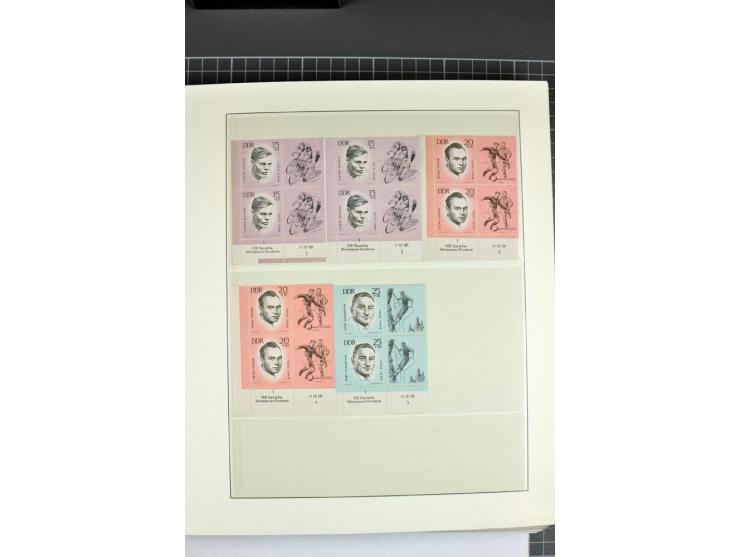 1949/90, in den Hauptnummern nahezu komplette postfrische Sammlung der Druckvermerke und Druckereizeichen, meist in Vierer- o