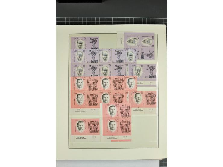1949/90, in den Hauptnummern nahezu komplette postfrische Sammlung der Druckvermerke und Druckereizeichen, meist in Vierer- o