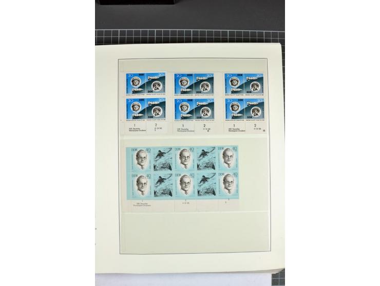 1949/90, in den Hauptnummern nahezu komplette postfrische Sammlung der Druckvermerke und Druckereizeichen, meist in Vierer- o