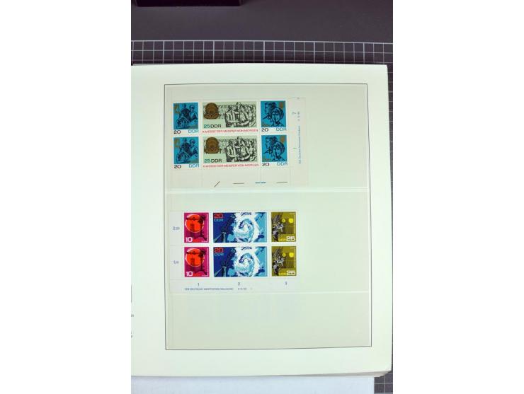 1949/90, in den Hauptnummern nahezu komplette postfrische Sammlung der Druckvermerke und Druckereizeichen, meist in Vierer- o