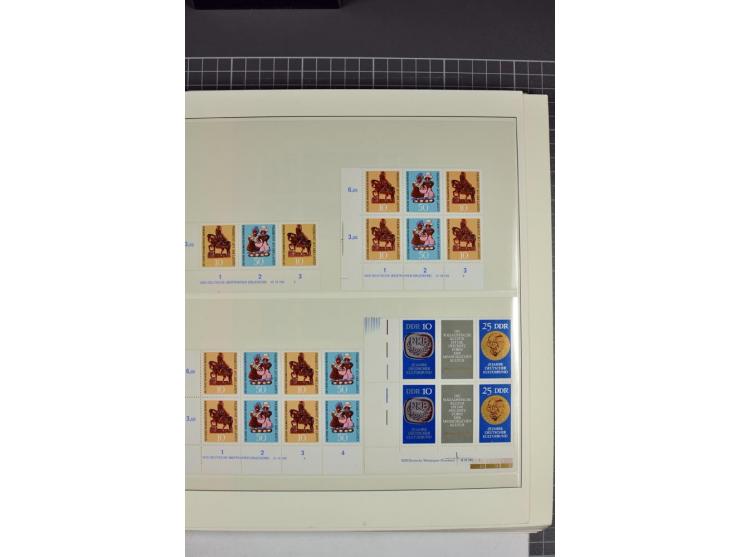 1949/90, in den Hauptnummern nahezu komplette postfrische Sammlung der Druckvermerke und Druckereizeichen, meist in Vierer- o