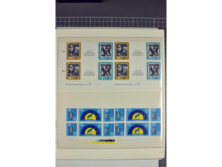 1949/90, in den Hauptnummern nahezu komplette postfrische Sammlung der Druckvermerke und Druckereizeichen, meist in Vierer- o
