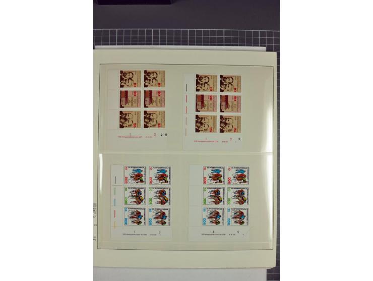 1949/90, in den Hauptnummern nahezu komplette postfrische Sammlung der Druckvermerke und Druckereizeichen, meist in Vierer- o
