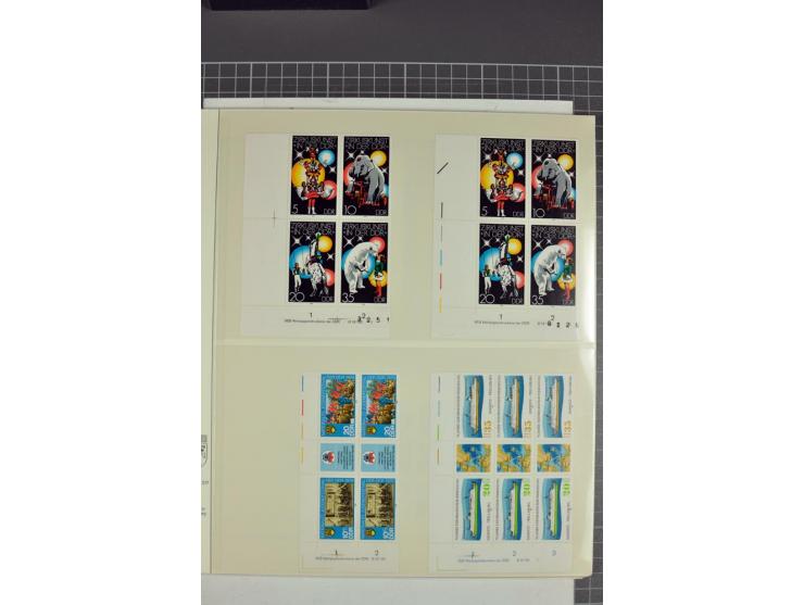 1949/90, in den Hauptnummern nahezu komplette postfrische Sammlung der Druckvermerke und Druckereizeichen, meist in Vierer- o
