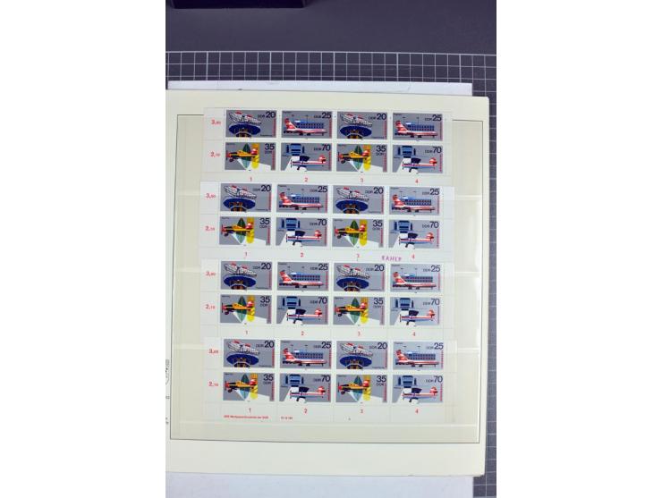 1949/90, in den Hauptnummern nahezu komplette postfrische Sammlung der Druckvermerke und Druckereizeichen, meist in Vierer- o