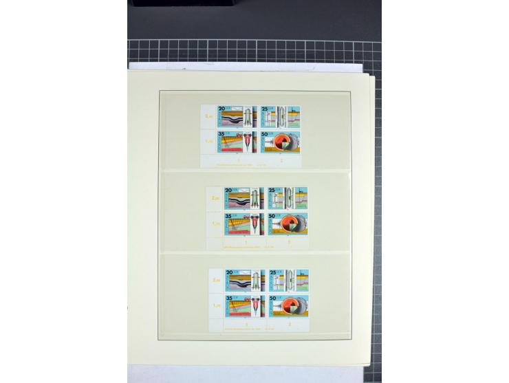 1949/90, in den Hauptnummern nahezu komplette postfrische Sammlung der Druckvermerke und Druckereizeichen, meist in Vierer- o