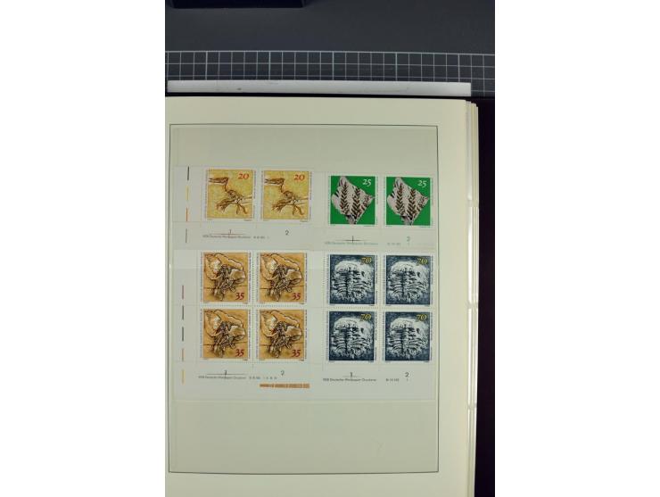 1949/90, in den Hauptnummern nahezu komplette postfrische Sammlung der Druckvermerke und Druckereizeichen, meist in Vierer- o