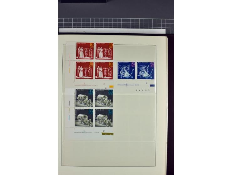 1949/90, in den Hauptnummern nahezu komplette postfrische Sammlung der Druckvermerke und Druckereizeichen, meist in Vierer- o
