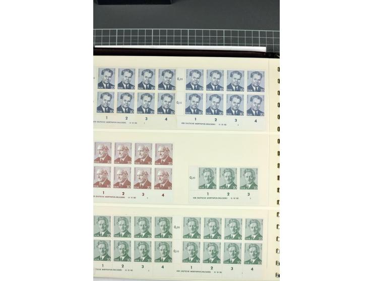 1949/90, in den Hauptnummern nahezu komplette postfrische Sammlung der Druckvermerke und Druckereizeichen, meist in Vierer- o